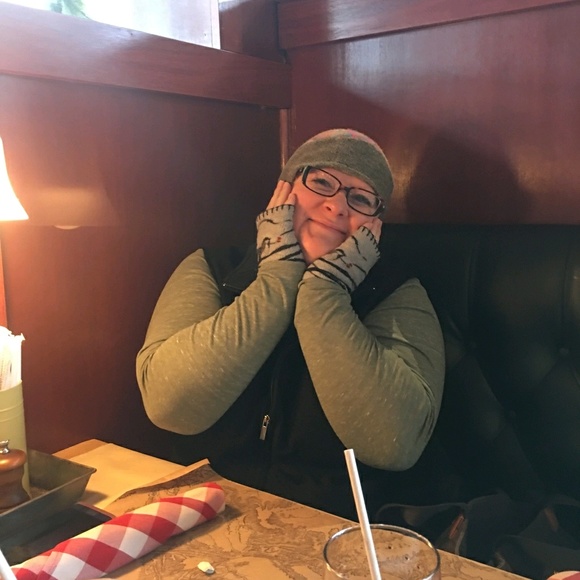 Meet your Posher, Danielle - Picture 1 of 1